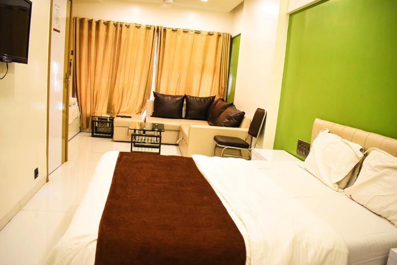 Sky Mahal Hotell Mumbai Exteriör bild